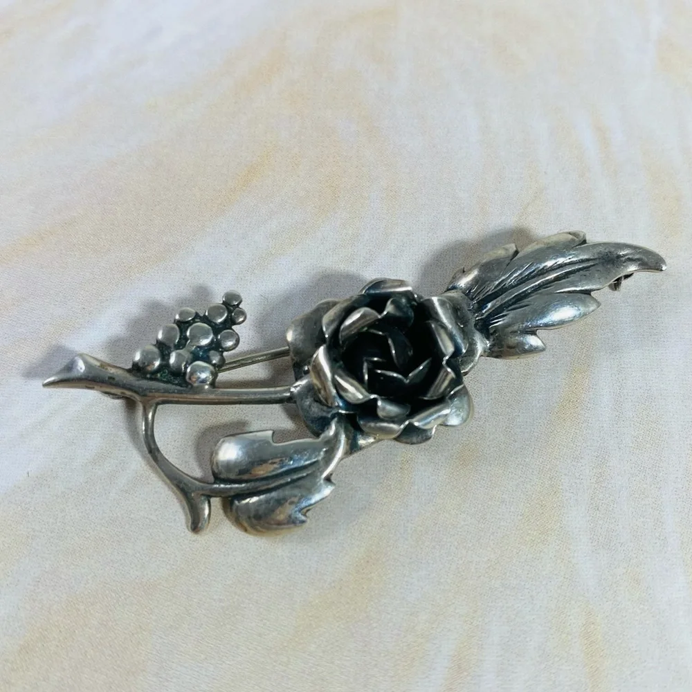 Vintage silver -tone rose pin brooch
